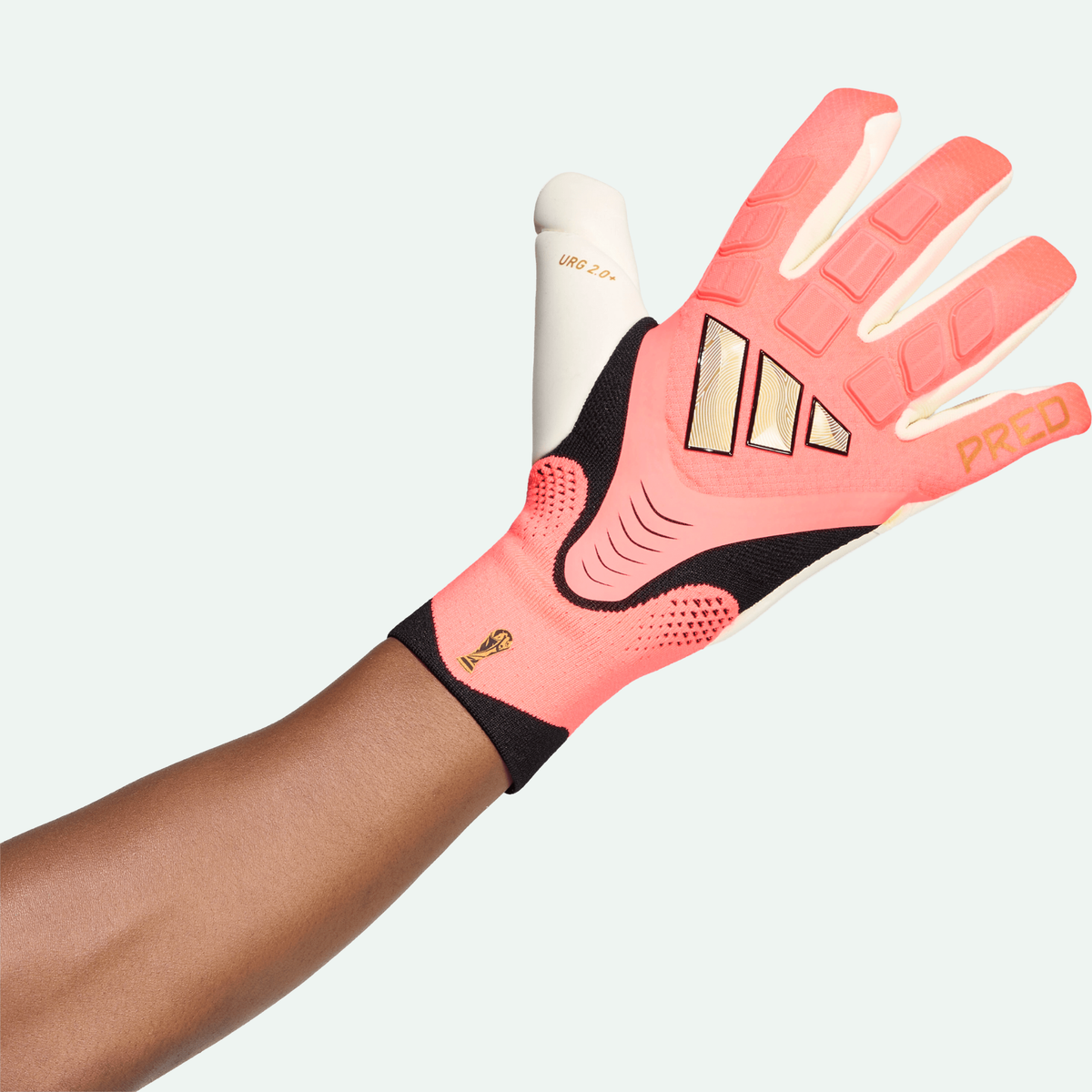 Predator Pro Goalkeeper Glove product image 2, provided for visual reference and product detail review