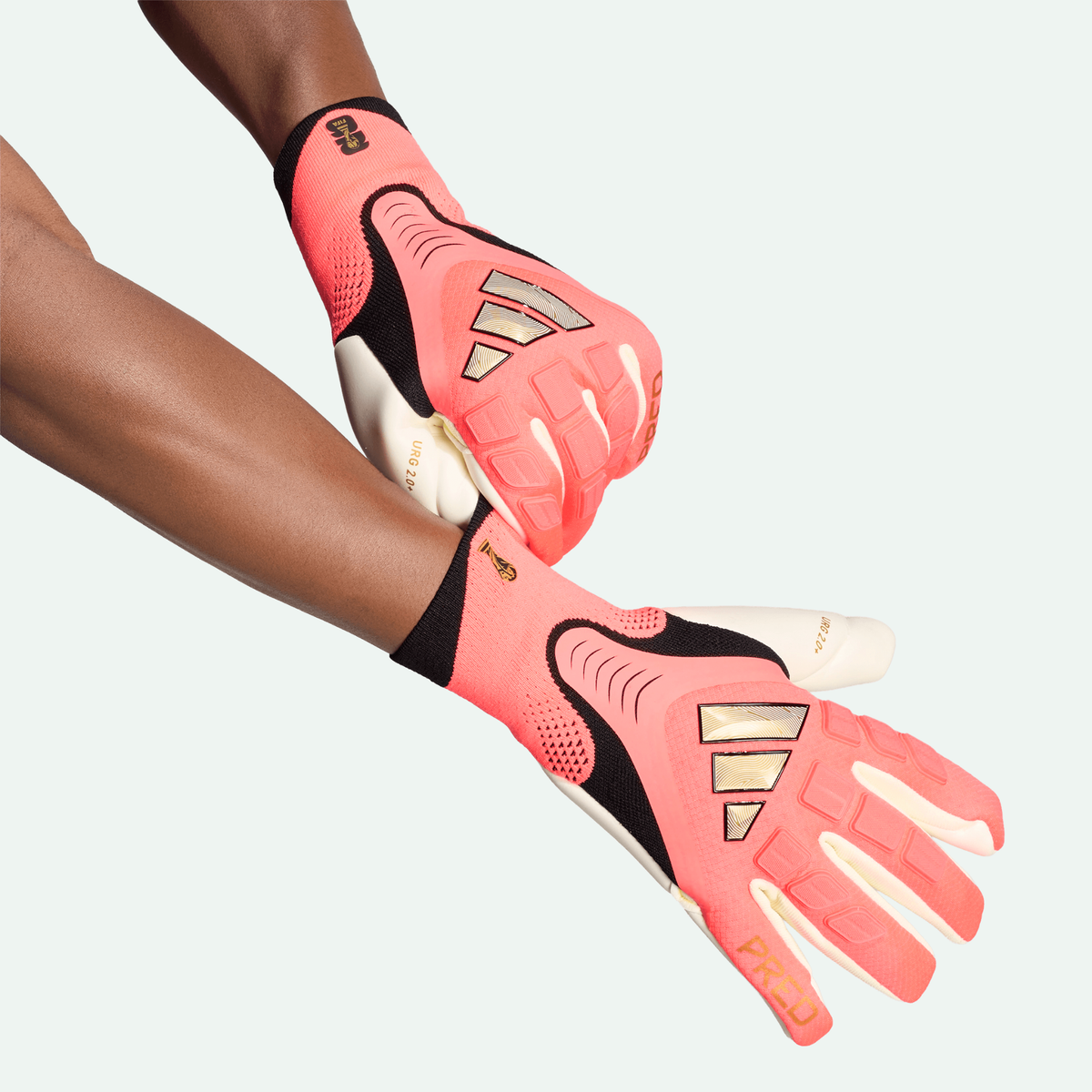 Predator Pro Goalkeeper Glove product image 4, provided for visual reference and product detail review